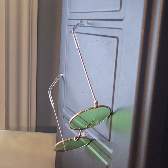 Gold Round Sunnies - Picture 3 of 9